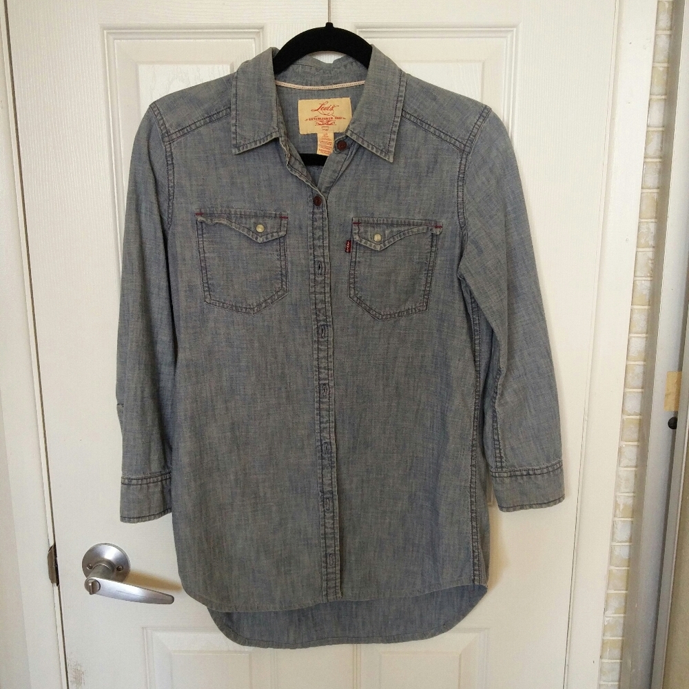 Levi's Chambre Button Down Top Small